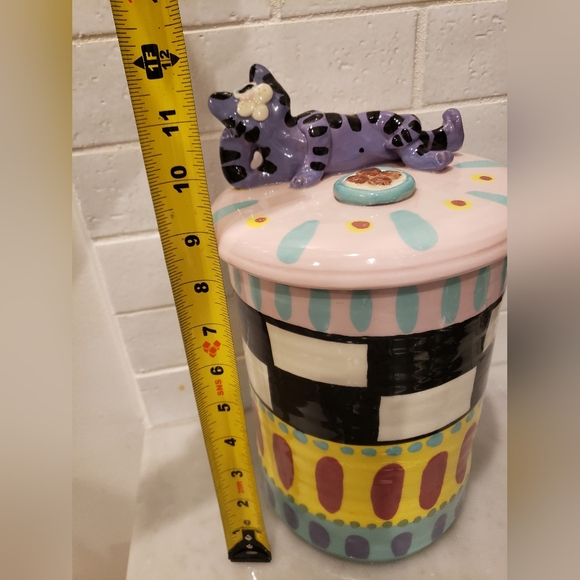 Art Pottery Large Canister With Whimsical Cat Lid signed on base - Picture 4 of 15